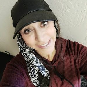 Meet your Posher, June